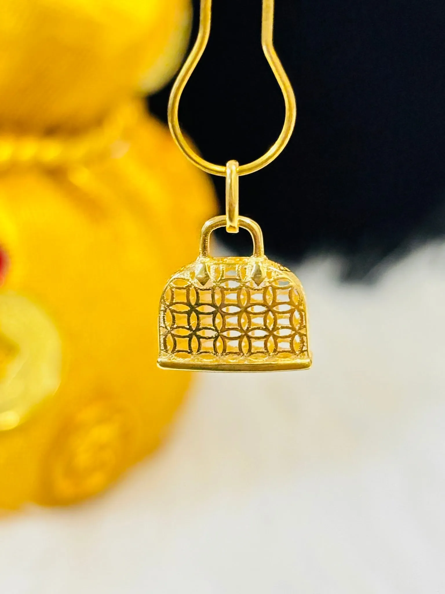 18K Gold Money Catcher Bag Pendant
