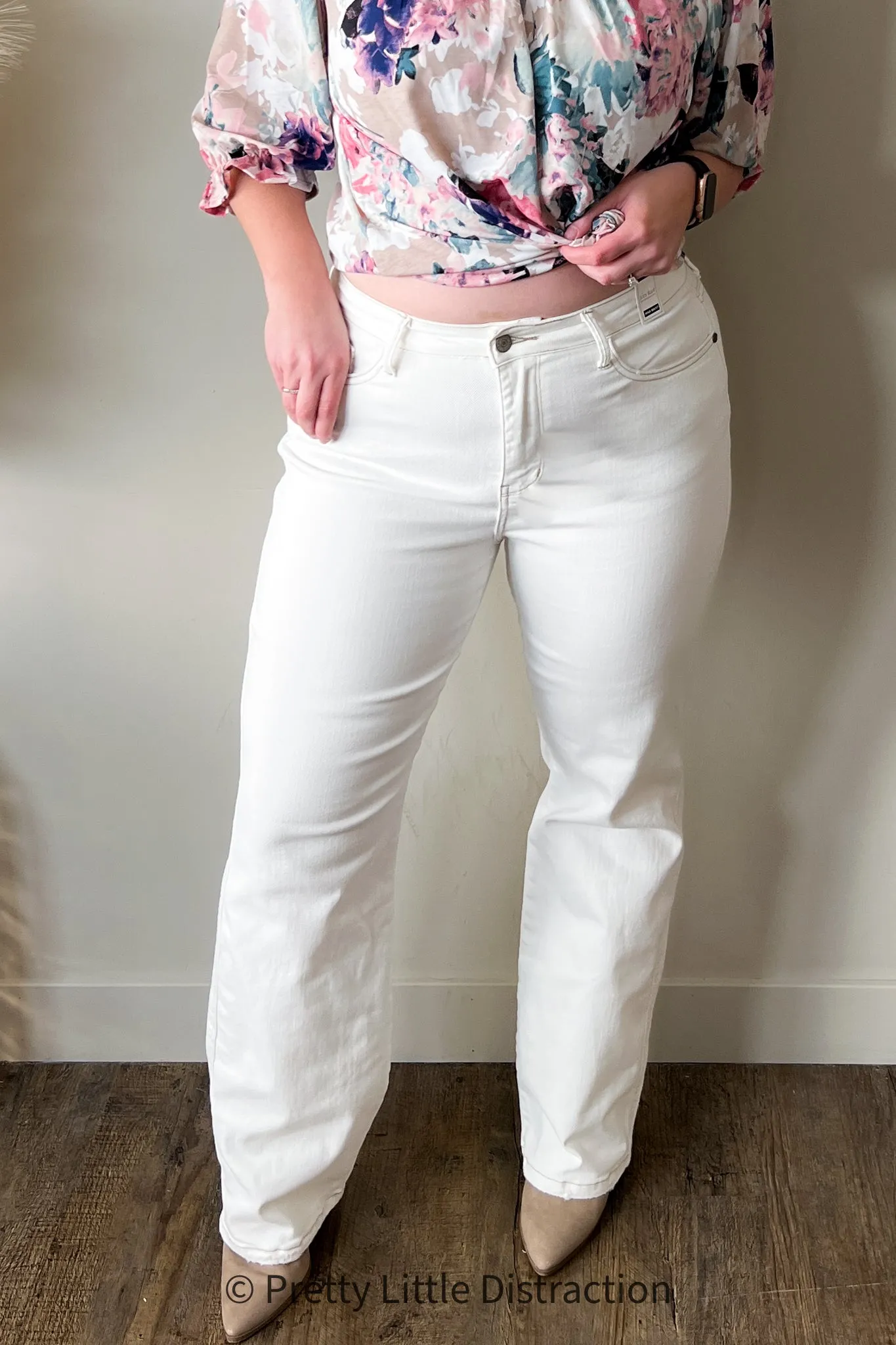 Diana Straight Leg Jeans In White