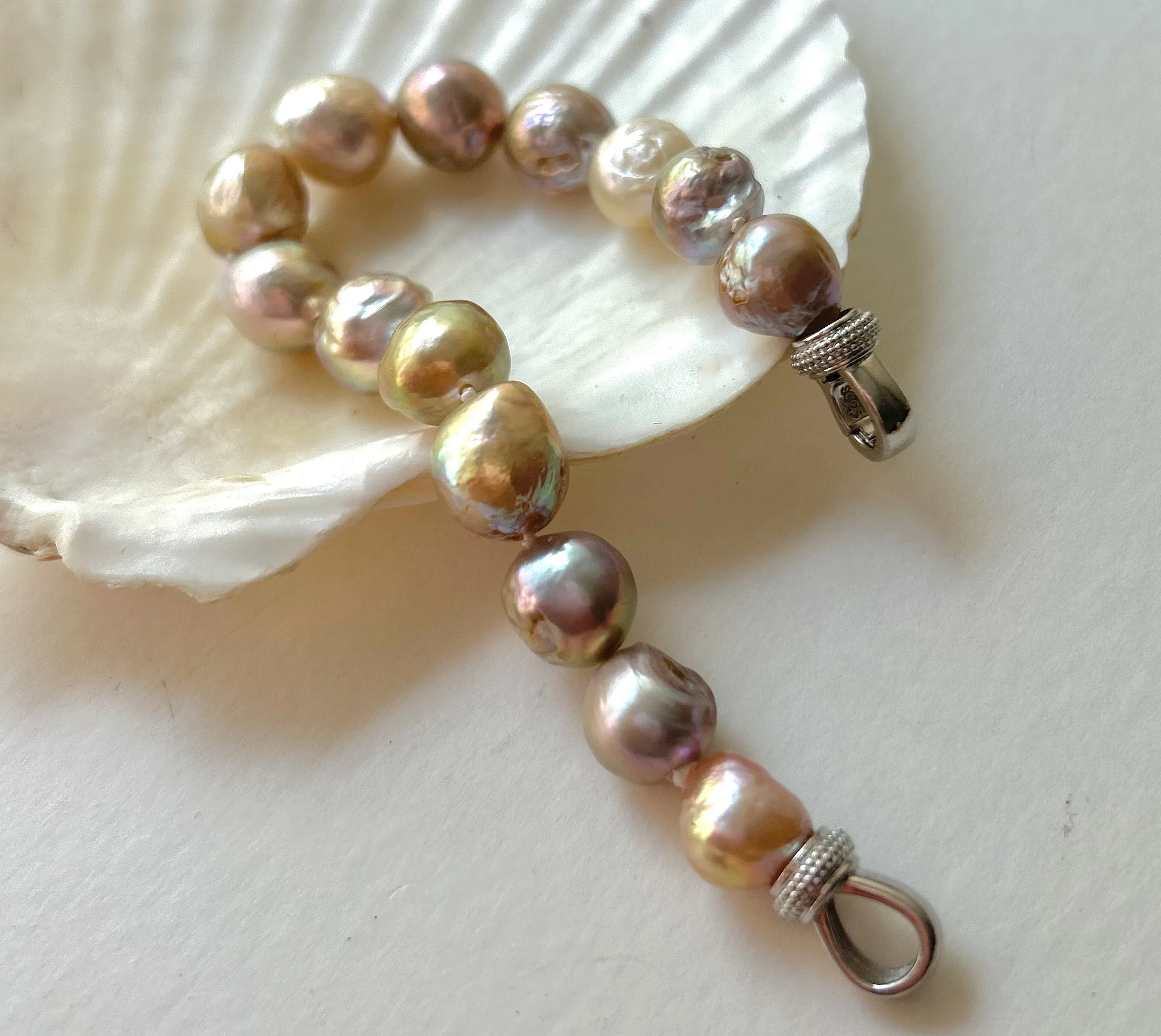 LUSTROUS FRESHWATER PEARL BRACELET IN STERLING SILVER