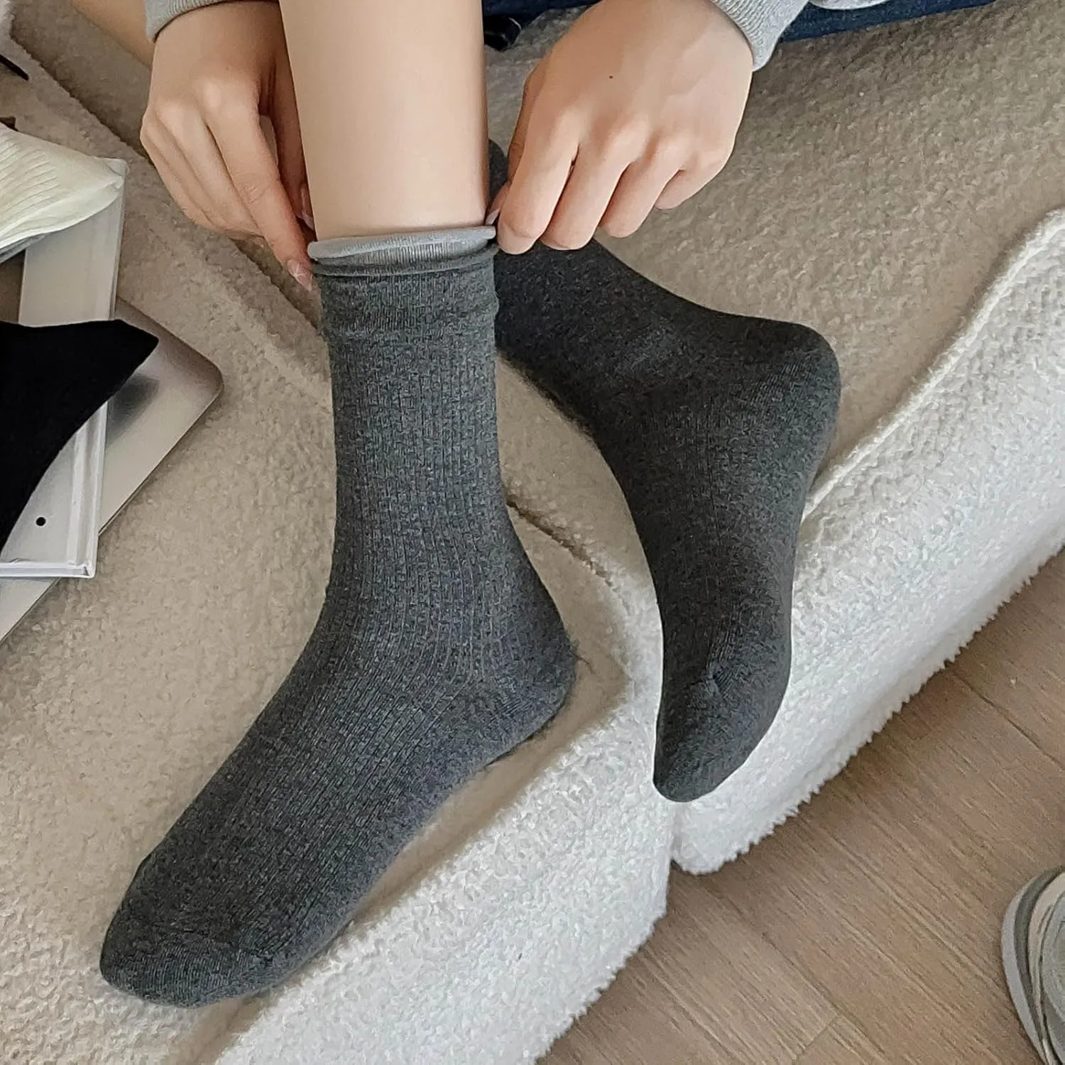 zrylibya Women Cute Roll Top Turn Cuff Slouch Ankle Socks Solid Color Block Casual Crew Socks 4 Pairs
